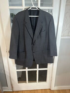 Men's Dark Gray Two-Button Suit Jacket
